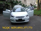 Bán ô tô Hyundai Accent mới 2017, màu trắng, nhập khẩu