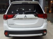 Bán Mitsubishi Outlander 2018, khuyến mại hấp dẫn, đủ màu, giao xe nhanh gọn