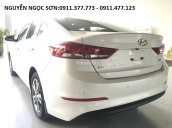 Bán Hyundai Elantra mới đời 2017, màu trắng, giá chỉ 549 triệu,hỗ trợ trả hóp 90% xe