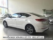 Bán Hyundai Elantra mới đời 2017, màu trắng, giá chỉ 549 triệu,hỗ trợ trả hóp 90% xe