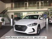 Bán Hyundai Elantra mới đời 2017, màu trắng, giá chỉ 549 triệu,hỗ trợ trả hóp 90% xe