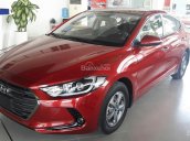 Cần bán xe Hyundai Elantra 1.6MT đời 2018, màu đỏ giảm giá 70tr, tặng phụ kiện trả góp 80%