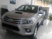 Cần bán Toyota Hilux G sản xuất 2017, màu bạc