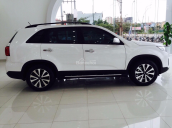 Bán xe Kia Sorento năm 2016 màu trắng, 823 triệu