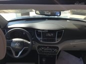 Cần bán Hyundai Tucson năm 2016 màu bạc, giá tốt