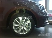 Bán xe Volkswagen Polo Sedan GP 1.6L, màu nâu sữa. Cam kết giá tốt - LH Hương: 0902.608.293