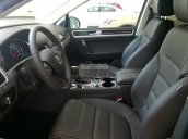 Volkswagen Touareg 3.6L FSI GP màu xám, chung khung gầm Audi Q7, LH Hương: 0902.608.293