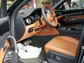 Bán xe Bentley Bentayga đời 2016, màu đen, nhập khẩu nguyên chiếc