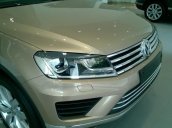 Bán xe nhập nguyên chiếc Đức gầm cao Volkswagen Touareg 3.6l , màu vàng cát. Lh Hương; 0902.608.293