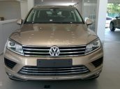 Bán xe nhập nguyên chiếc Đức gầm cao Volkswagen Touareg 3.6l , màu vàng cát. Lh Hương; 0902.608.293