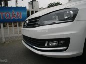 Bán Volkswagen Polo Sedan đời 2017, màu trắng, nhập Đức. LH Hương 0902.608.293