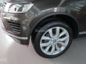 Xe nhập Đức Volkswagen Touareg 3.6L GP màu nâu, dòng SUV sang trọng, tặng 289 triệu. LH Hương 0902.608.293