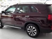 Cần bán Kia Sorento 2.4 GATH Full option 2018 mới, màu đỏ mận, giá chỉ từ 799 triệu kèm quà tặng và khuyến mãi khủng