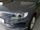 Xe nhập Đức sang trọng Volkswagen Touareg 3.6l GP màu xám (ghi), tặng 289 triệu. LH Hương 0902.608.293