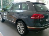 Xe nhập Đức sang trọng Volkswagen Touareg 3.6l GP màu xám (ghi), tặng 289 triệu. LH Hương 0902.608.293