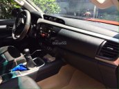 Bán xe Toyota Hilux màu cam đời 2015, nhập khẩu nguyên chiếc