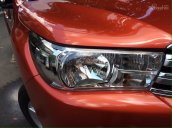 Bán xe Toyota Hilux màu cam đời 2015, nhập khẩu nguyên chiếc