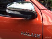 Bán xe Toyota Hilux màu cam đời 2015, nhập khẩu nguyên chiếc