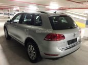 Dòng SUV nhập Đức Volkswagen Touareg 3.6l GP, màu bạc. LH Hương 0902.608.293