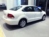 Xe nhập Volkswagen Polo Sedan 1.6l đời 2016, màu trắng, cạnh tranh với Vios, Mazda 2, city. LH 0902608293