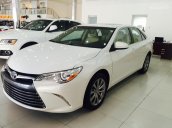 Bán Toyota Camry XLE màu trắng, giao ngay, xe nhập Mỹ