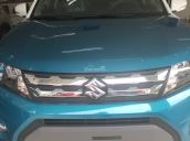 Bán Suzuki Vitara đời 2017 màu xanh nóc trắng, giá tốt, KM lớn, tặng bộ phụ kiện hấp dẫn. Hỗ trợ trả góp