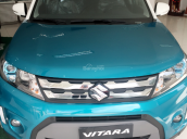 Bán Suzuki Vitara đời 2017 màu xanh nóc trắng, giá tốt, KM lớn, tặng bộ phụ kiện hấp dẫn. Hỗ trợ trả góp