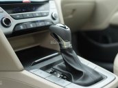 Hyundai Elantra tặng ngay phí trước bạ xe