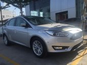 Ford Focus Ecoboost 1.5 đời 2017, màu đỏ bạc, bán mọi giá