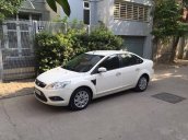 Cần bán xe Ford Focus 2.0 AT đời 2011, màu trắng số tự động, giá chỉ 495 triệu