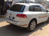 Bán Volkswagen Touareg năm 2015, màu trắng, nhập khẩu chính hãng