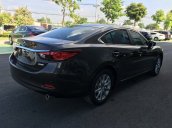 Cần bán Mazda 6 2.0 đời 2016, màu đen