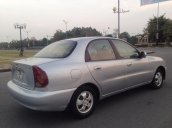 Cần bán gấp Daewoo Lanos đời 2001, màu bạc xe gia đình