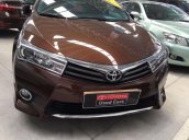 Cần bán xe Toyota Corolla altis 2.0V sản xuất 2015, giá 915tr