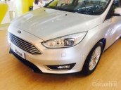 Bán Ford Focus Titanium đời 2017, màu bạc