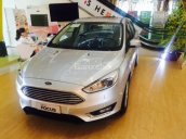 Bán Ford Focus Titanium đời 2017, màu bạc