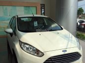 Cần bán xe Ford Fiesta Ford Fiesta 1.0 Ecoboost đời 2017 màu trắng, giá chỉ 580 triệu