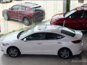 Cần bán Hyundai Elantra đời 2018 màu trắng tại Hyundai Đắk Lắk, hỗ trợ vay vốn 80% giá trị xe - Hotline 0935904141