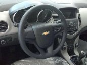 Bán Chevrolet Cruze LT đời 2016, màu trắng, 572 triệu