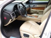 Cần bán Jaguar XF 2015 màu trắng, còn bảo hành chính hãng, chính chủ, biển Hà Nội