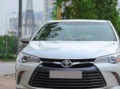 Bán Toyota Camry XLE đời 2016, màu trắng, xe nhập 