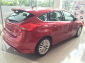 Bán ô tô Ford Focus 1.5 Ecoboost 2017, màu đỏ, giá 765tr, hỗ trợ vay 85%, xe có sẵn/0901.393.847