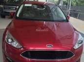 Bán ô tô Ford Focus 1.5 Ecoboost 2017, màu đỏ, giá 765tr, hỗ trợ vay 85%, xe có sẵn/0901.393.847