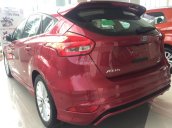 Bán ô tô Ford Focus 1.5 Ecoboost 2017, màu đỏ, giá 765tr, hỗ trợ vay 85%, xe có sẵn/0901.393.847