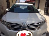 Cần bán Toyota Venza đời 2010, màu trắng