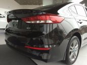 Bán Hyundai Elantra 1.6AT đời 2016, màu đen