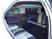 Bán Chrysler 300C Limousine đời 2009, màu trắng, nhập khẩu nguyên chiếc còn mới