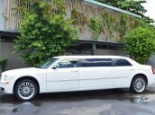 Bán Chrysler 300C Limousine đời 2009, màu trắng, nhập khẩu nguyên chiếc còn mới