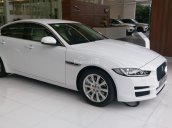 Khuyến mại khủng nhân dịp chào đón năm mới Đinh Dậu dành cho Jaguar XE màu trắng