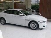 Khuyến mại khủng nhân dịp chào đón năm mới Đinh Dậu dành cho Jaguar XE màu trắng